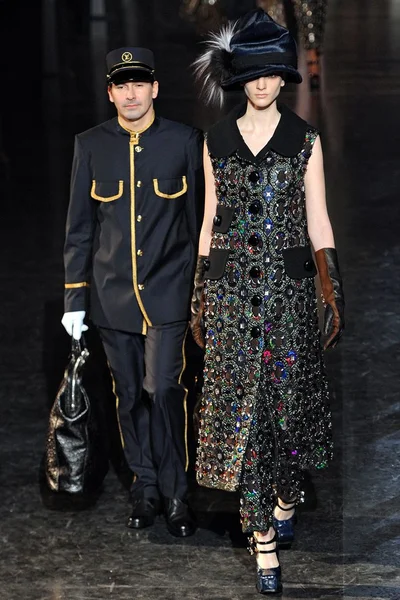 Look 29
